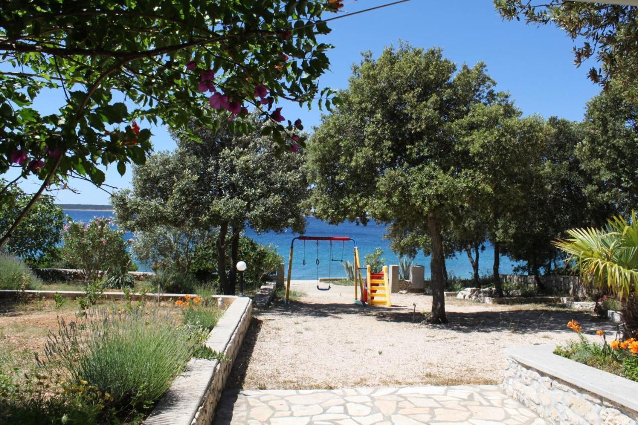 Apartments By The Sea Mandre, Pag - 6284 Kolan Dış mekan fotoğraf